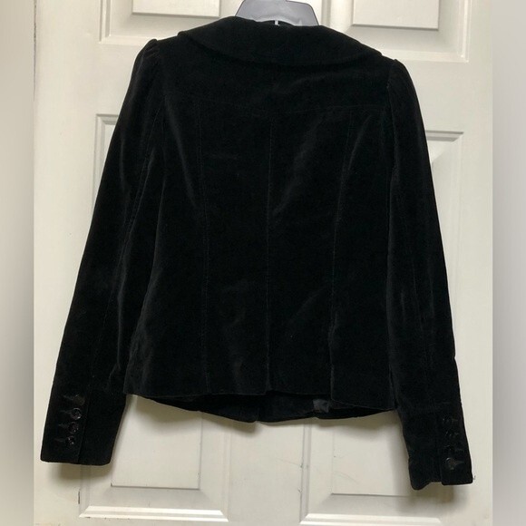 H&M WOMEN'S BLAZER VELVET BLACK SIZE 8 3 BUTTONS, 2 POCKETS , SLEEVES W/BUTTON - Picture 3 of 7
